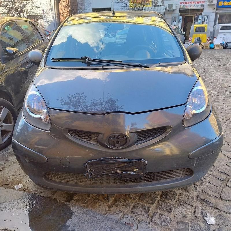 Nero Usata 2007 Toyota Aygo Due volumi | 1990 € (Super prezzo) - Immagine 1/4