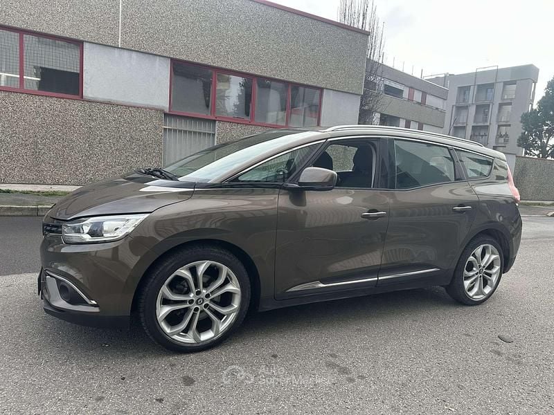 Usata Renault Grand Scénic IV Initiale Paris 131 CV (96 kW) 2017 Marrone Monovolume