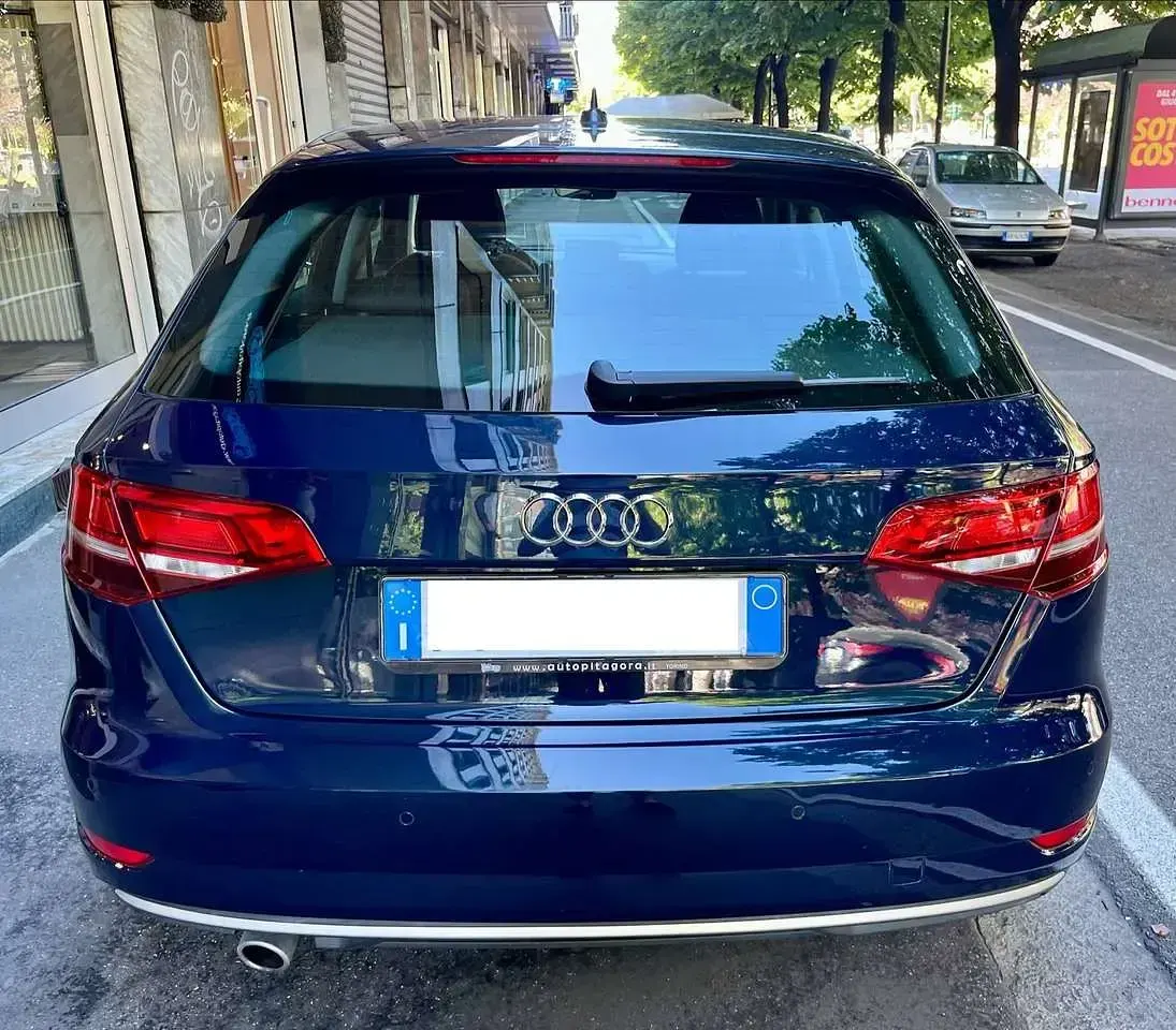 Usata Audi A3 Ambiente 116 CV (85 kW) 2018 Blu/azzurro Berlina