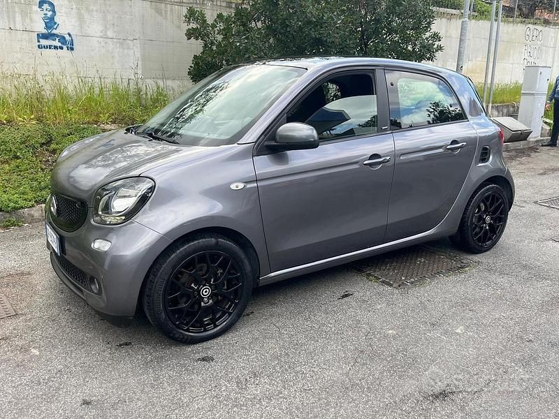 Usata Smart ForFour Prime 71 CV (52 kW) 2023 Grigio Utilitaria