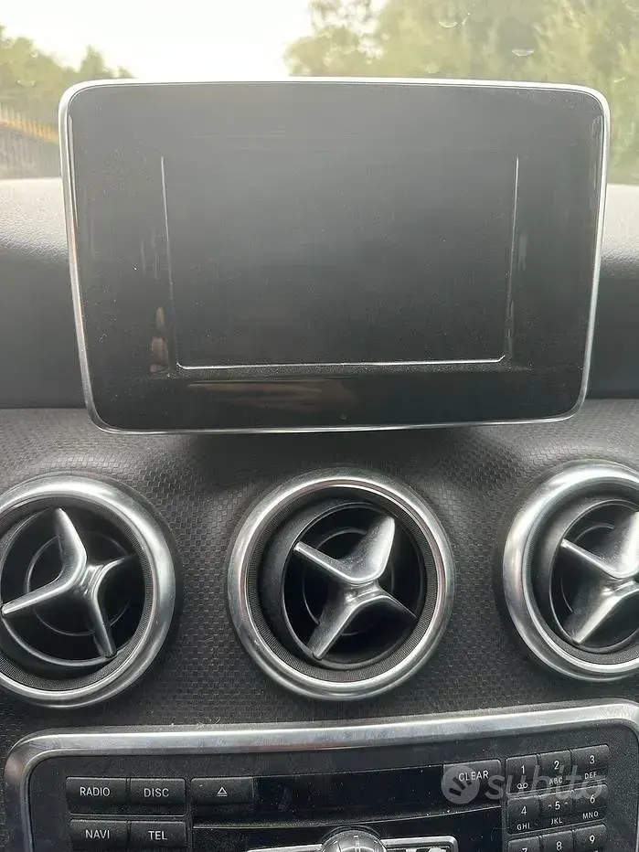 Usata Mercedes A180 109 CV (80 kW) 2015 Nero Berlina
