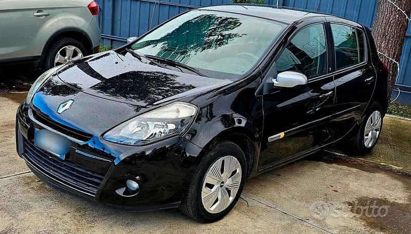 Usata Renault Clio II 75 CV (55 kW) 2011 Nero Berlina
