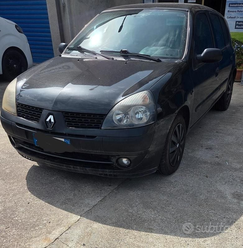 Usata Renault Clio II 2002 Nero Utilitaria