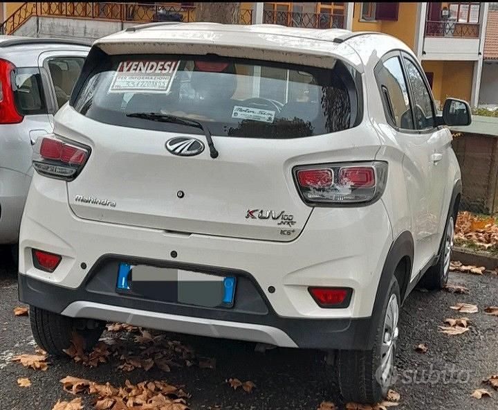 Bianco Usata 2020 Mahindra KUV100 SUV | 9000 € (Buon prezzo) - Immagine 1/4