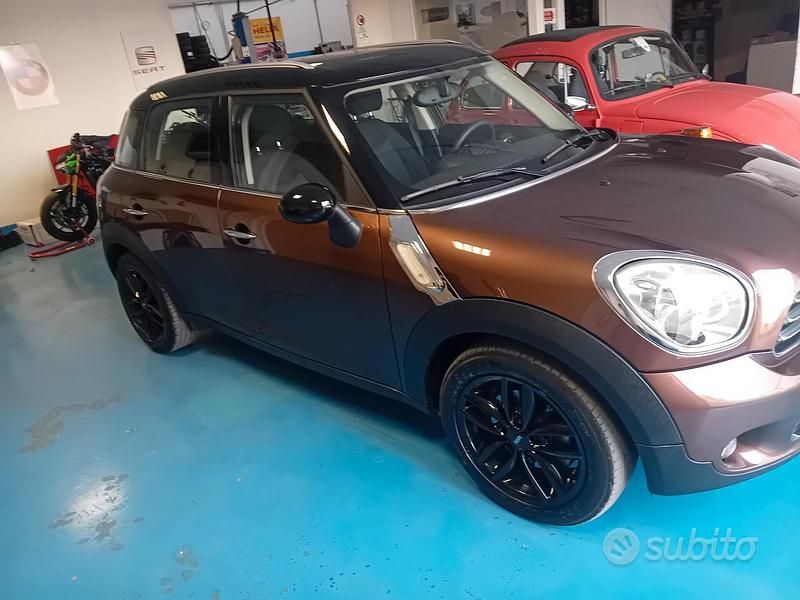 Usata Mini Cooper D Countryman 111 CV (81 kW) 2013 Marrone SUV