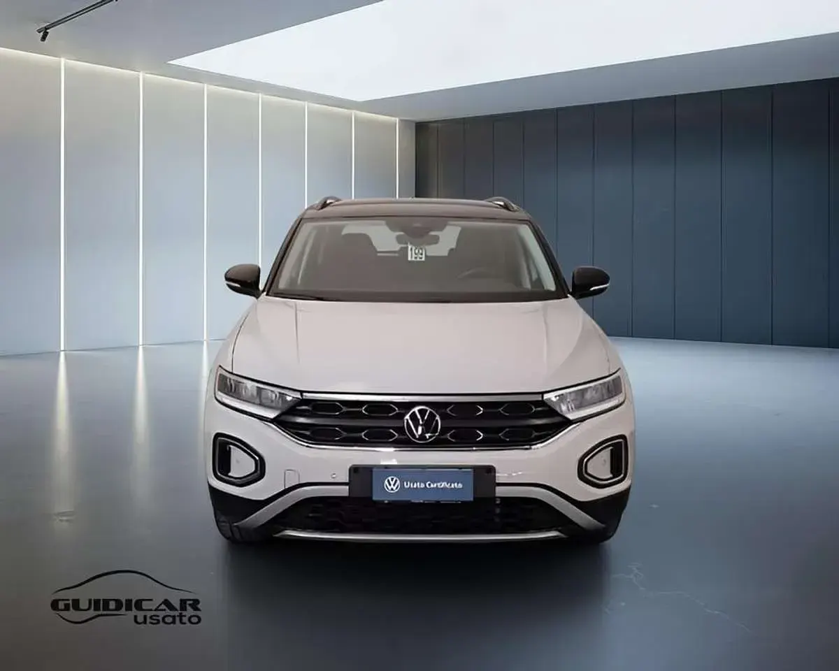 Usata VW T-Roc Life 150 CV (110 kW) 2023 Grigio SUV