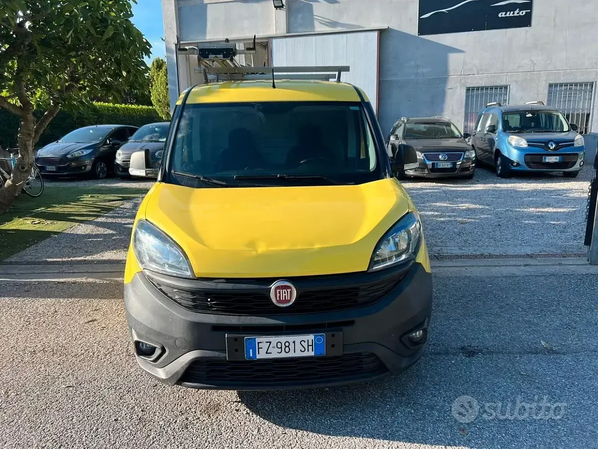 Usata Fiat Doblò 95 CV (69 kW) 2019 Giallo Monovolume