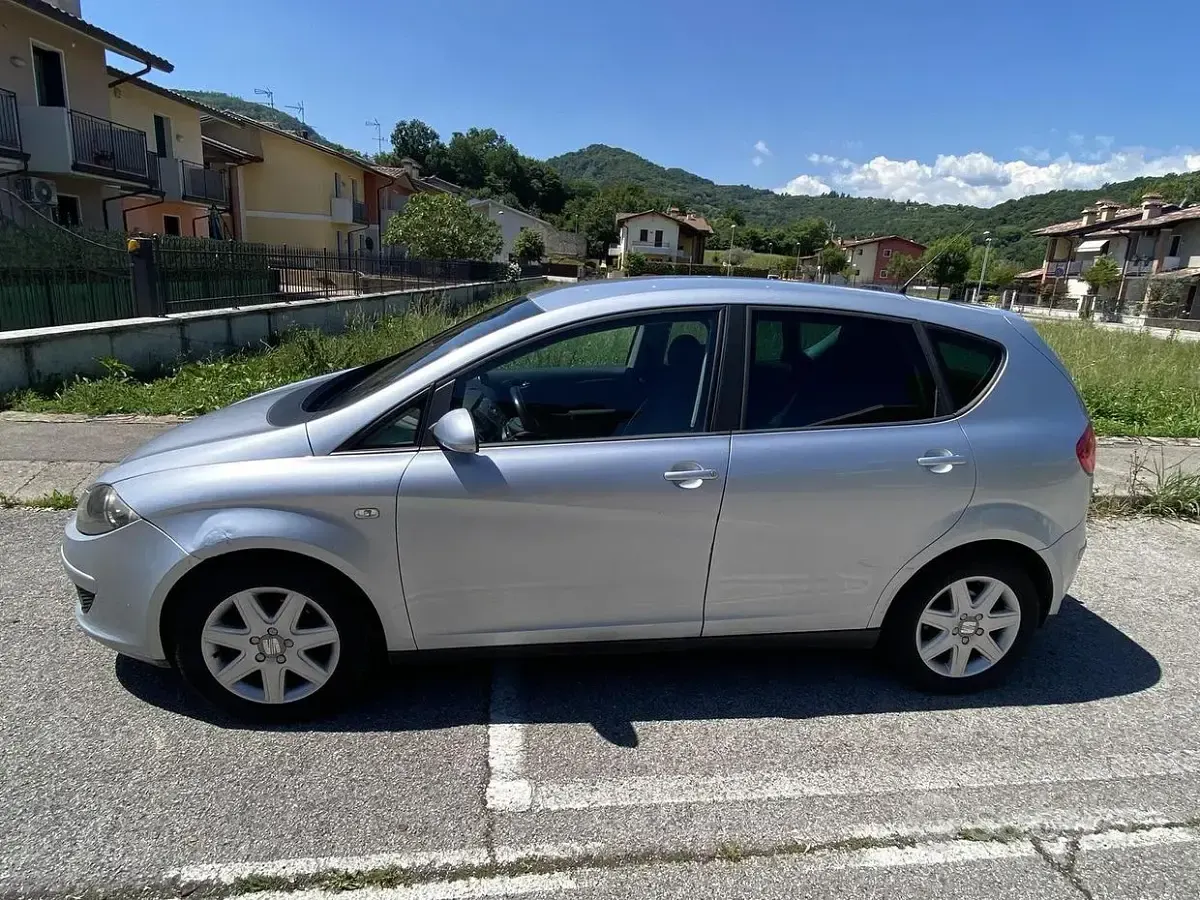 Usata Seat Altea Reference 102 CV (75 kW) 2007 Grigio Monovolume