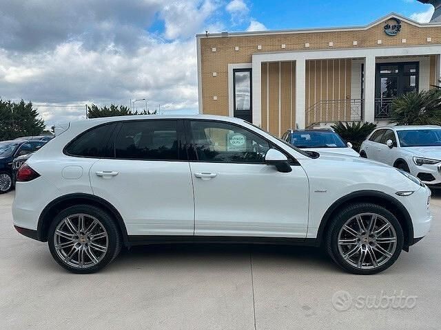 Usata Porsche Cayenne Platinum Edition 250 CV (183 kW) 2014 Bianco SUV