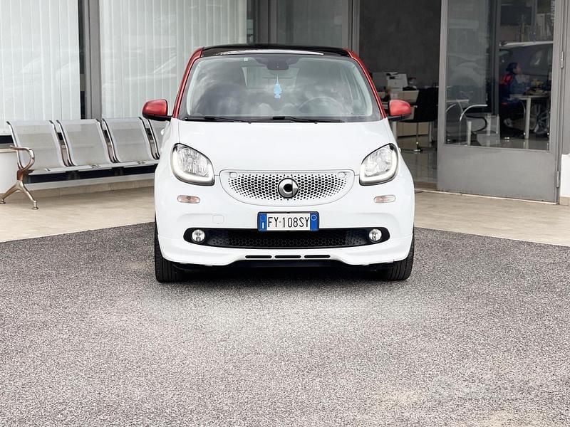 Usado Smart ForFour Brabus 109 CV (80 kW) 2018 Blanco Utilitario