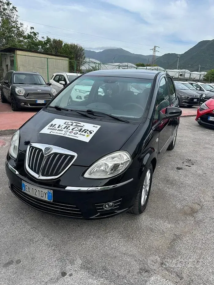 Usata Lancia Musa 95 CV (69 kW) 2010 Nero Monovolume