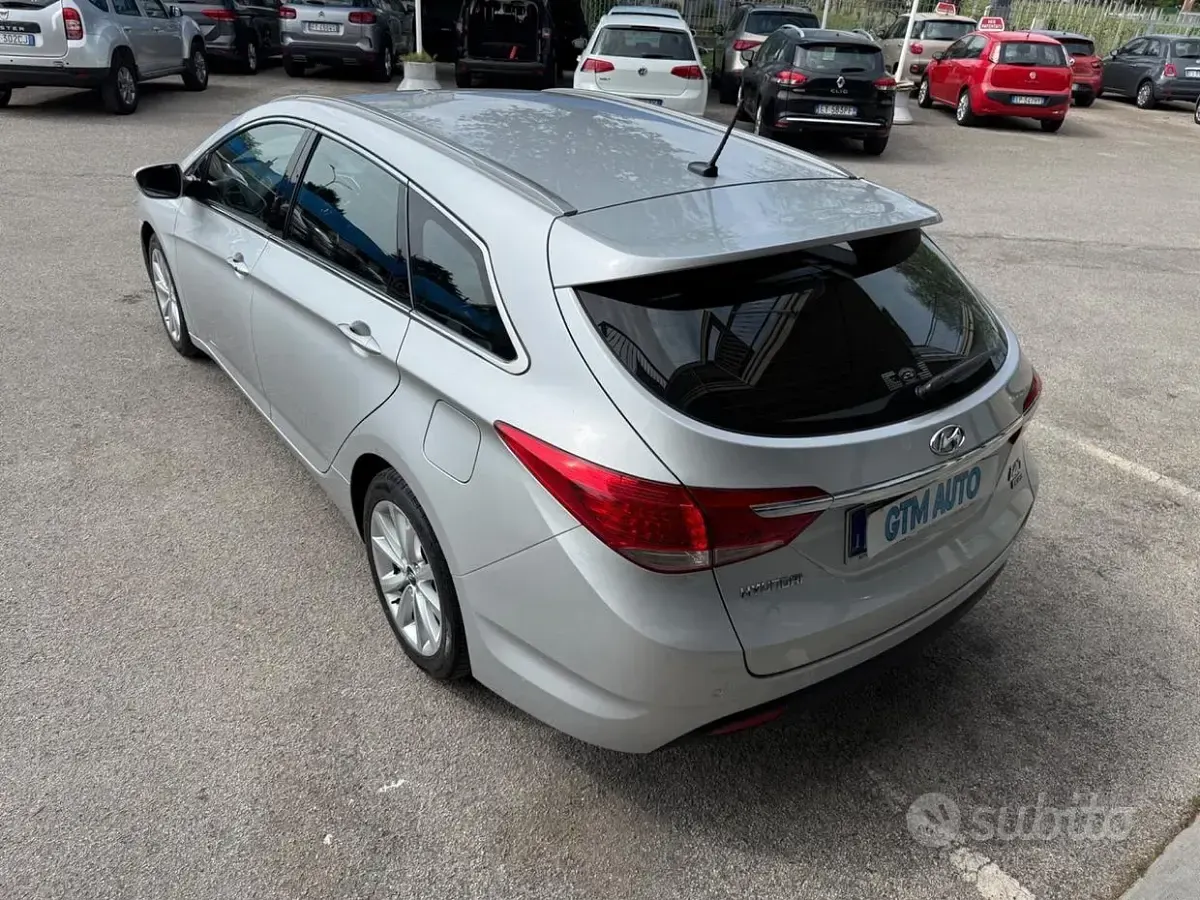 Usata Hyundai i40 Comfort 136 CV (100 kW) 2012 Grigio Station wagon
