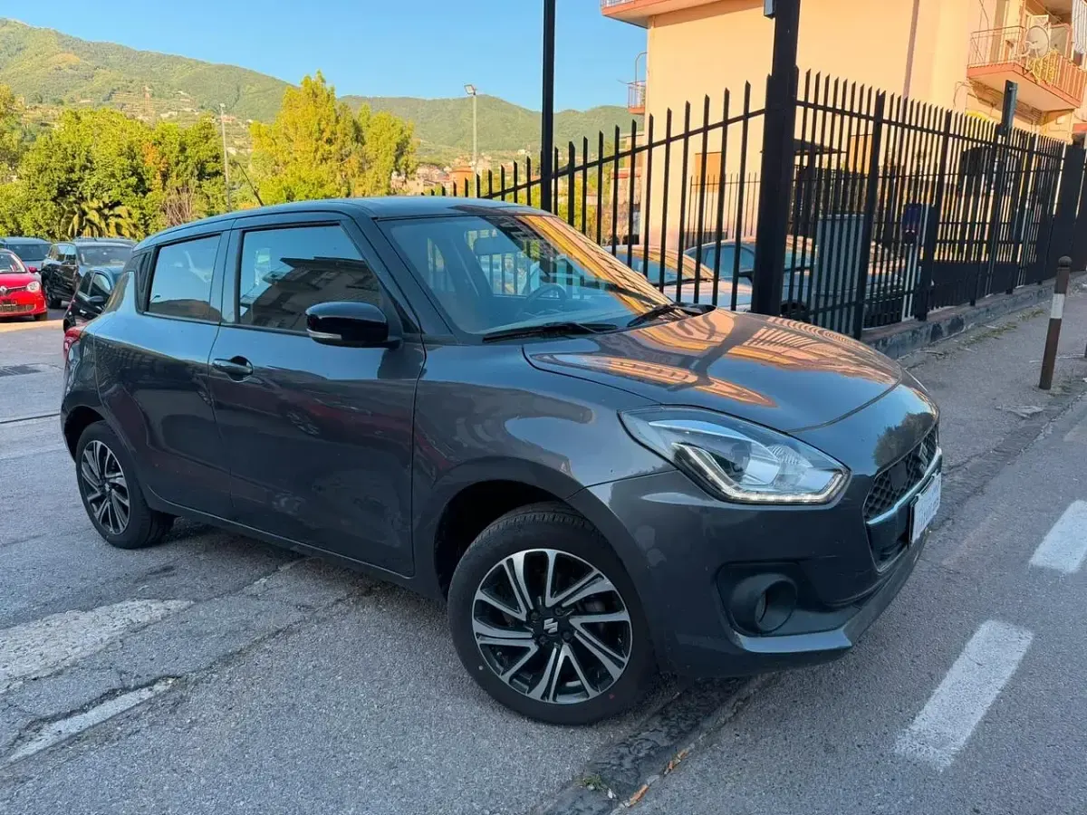 Usata Suzuki Swift 82 CV (60 kW) 2021 Grigio Utilitaria