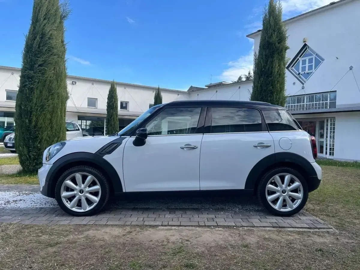 Usata Mini One D Countryman 111 CV (81 kW) 2014 Bianca tetto nero SUV