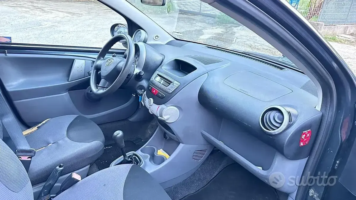 Usata Toyota Aygo 68 CV (50 kW) 2008 Grigio Utilitaria