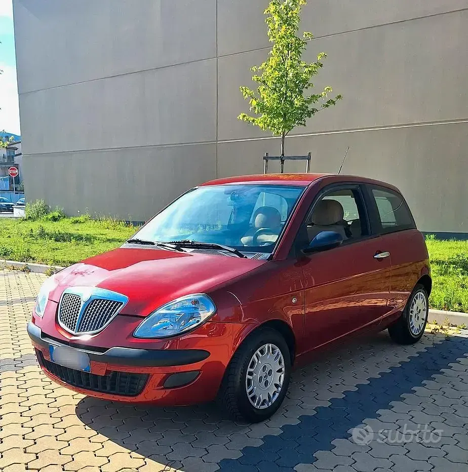 Usata Lancia Ypsilon 60 CV (44 kW) 2006 Rosso Utilitaria