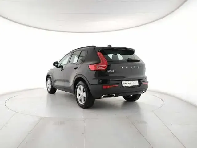 Gebraucht Volvo XC40 Momentum 150 PS (110 kW) 2020 Schwarz SUV