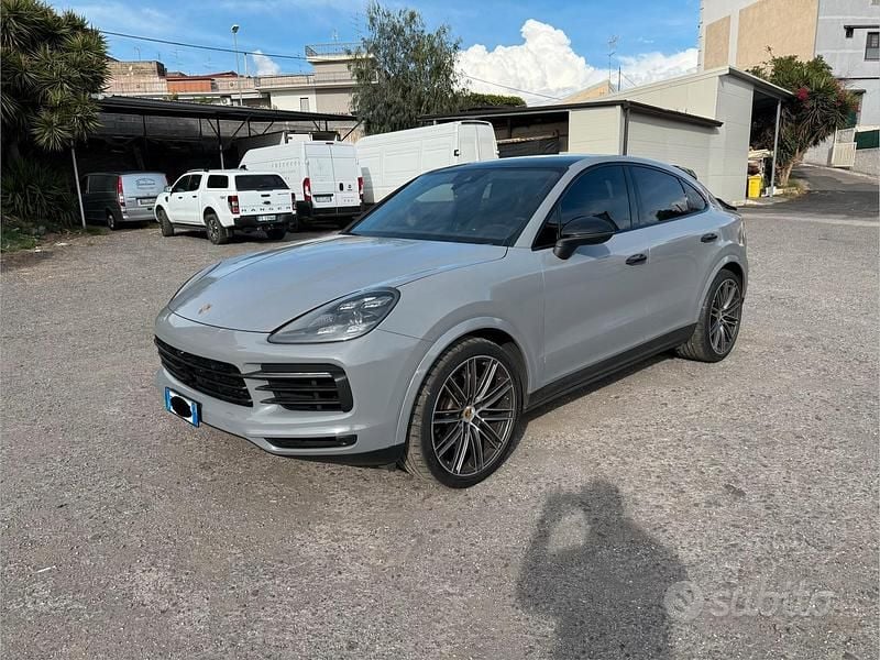 Grigio Usata 2019 Porsche Cayenne SUV | 62.500 € (Cara) - Immagine 1/4