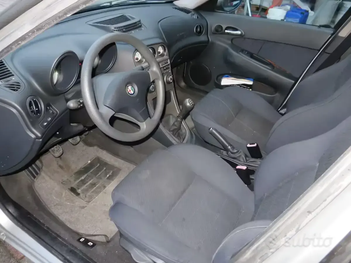 Usata Alfa Romeo 156 144 CV (105 kW) 2000 Grigio Berlina