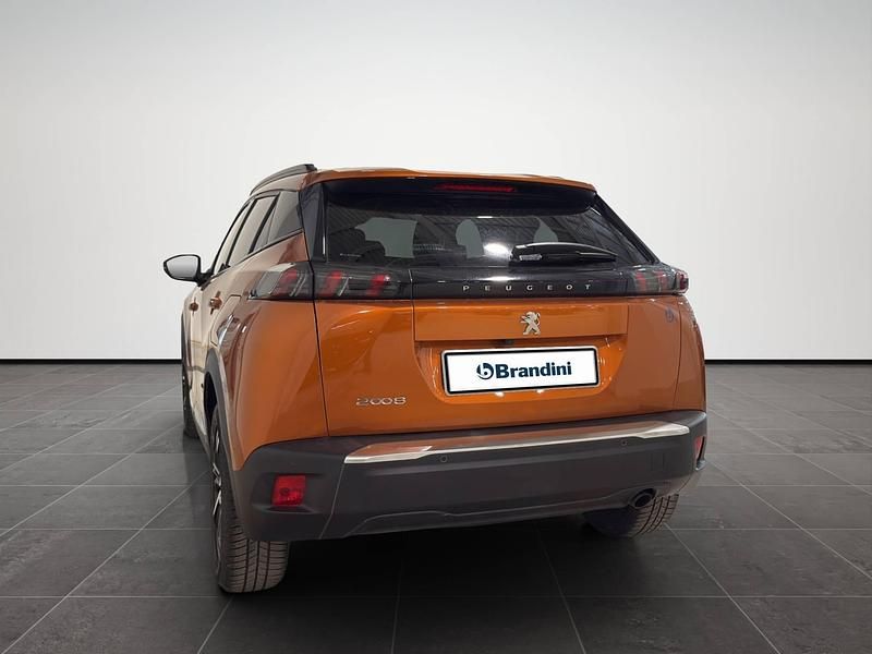 Usata Peugeot 2008 Allure 102 CV (75 kW) 2022 Arancione SUV
