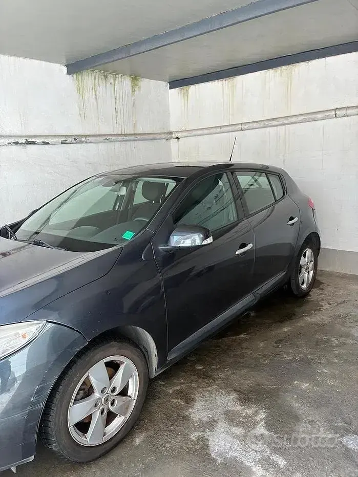 Usata Renault Mégane III 110 CV (80 kW) 2010 Grigio Berlina