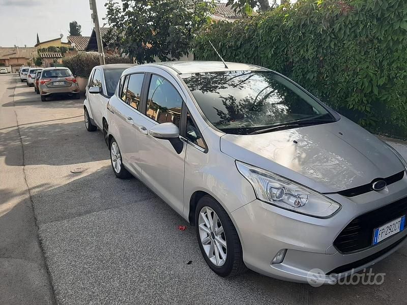 Usata Ford B-MAX 2018 Grigio Monovolume