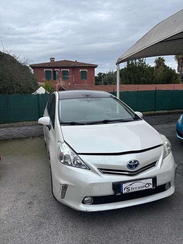 Usata Toyota Prius Lounge 99 CV (72 kW) 2013 Bianco Monovolume