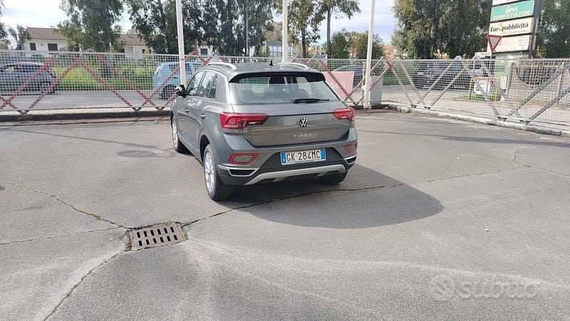 Usata VW T-Roc 150 CV (110 kW) 2022 Grigio SUV