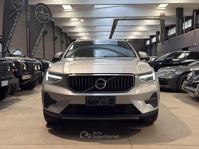 Usata Volvo XC40 Plus 163 CV (119 kW) 2022 Argento metallizzato SUV