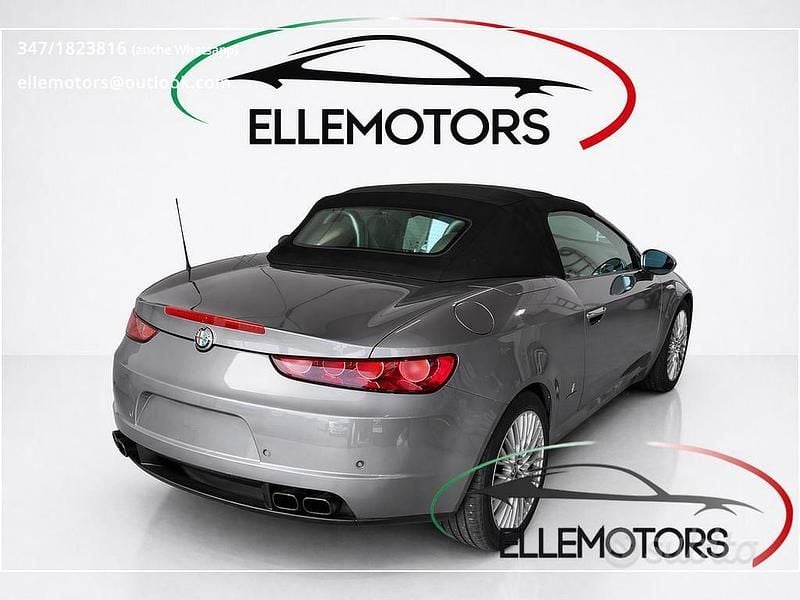 Begagnad Alfa Romeo Spider Exclusive 260 HK (191 kW) 2007 Grå Cab