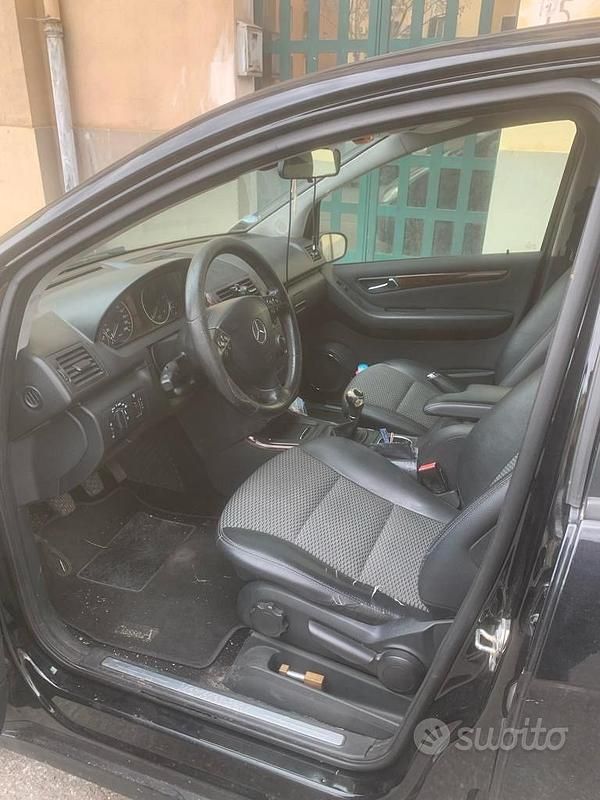 Usata Mercedes A200 2009 Nero Monovolume
