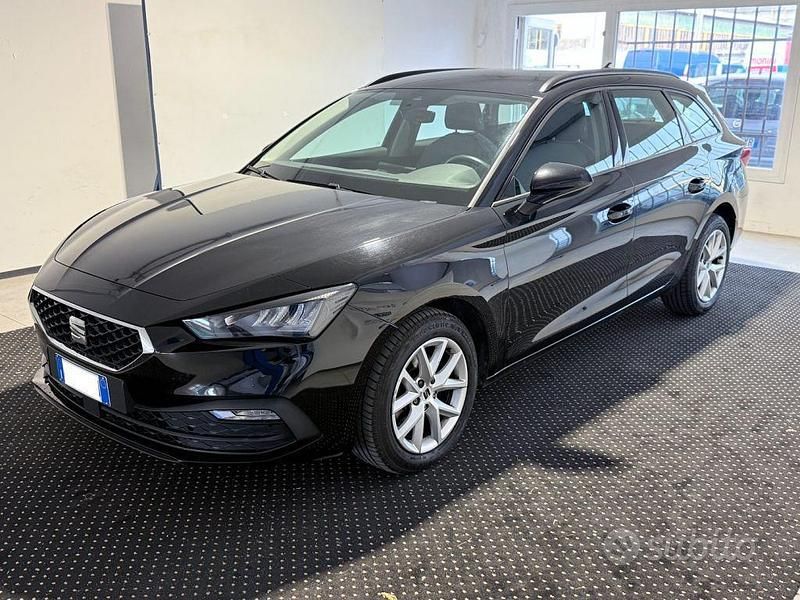 Käytetty Seat Leon Style 110 HP (80 kW) 2022 Musta Farmari