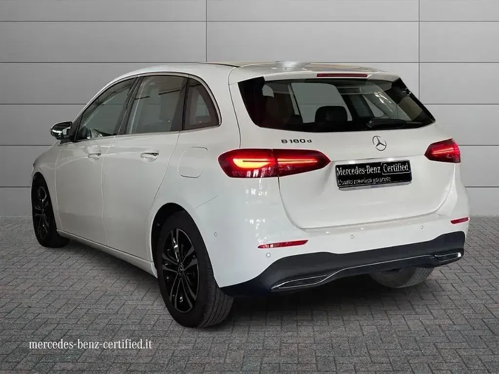 Usata Mercedes B180 Advanced Plus 116 CV (85 kW) 2023 Bianco polare Utilitaria