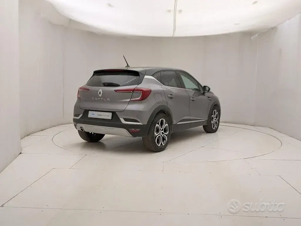 Usata Renault Captur Intens 95 CV (69 kW) 2020 Grigio SUV