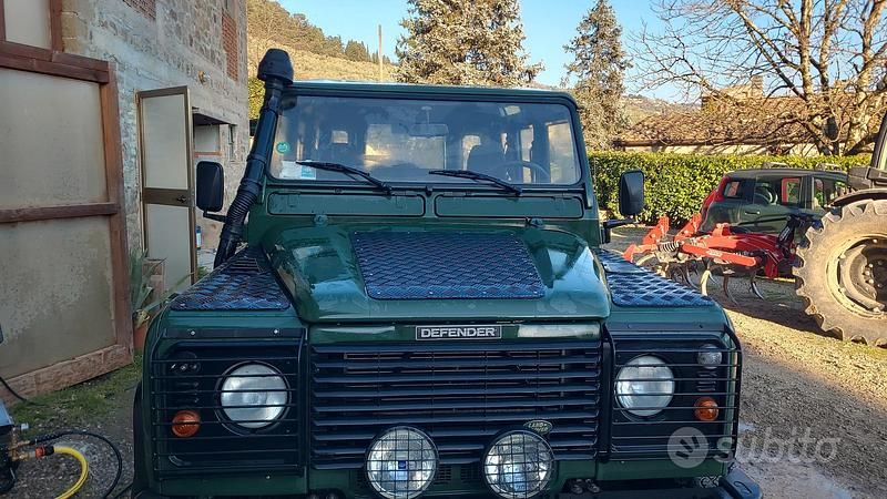 Usata Land Rover Defender 122 CV (89 kW) 2002 Verde SUV