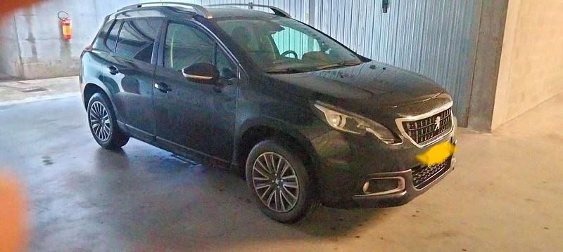 Usata Peugeot 2008 Active 83 CV (61 kW) 2019 Nero SUV