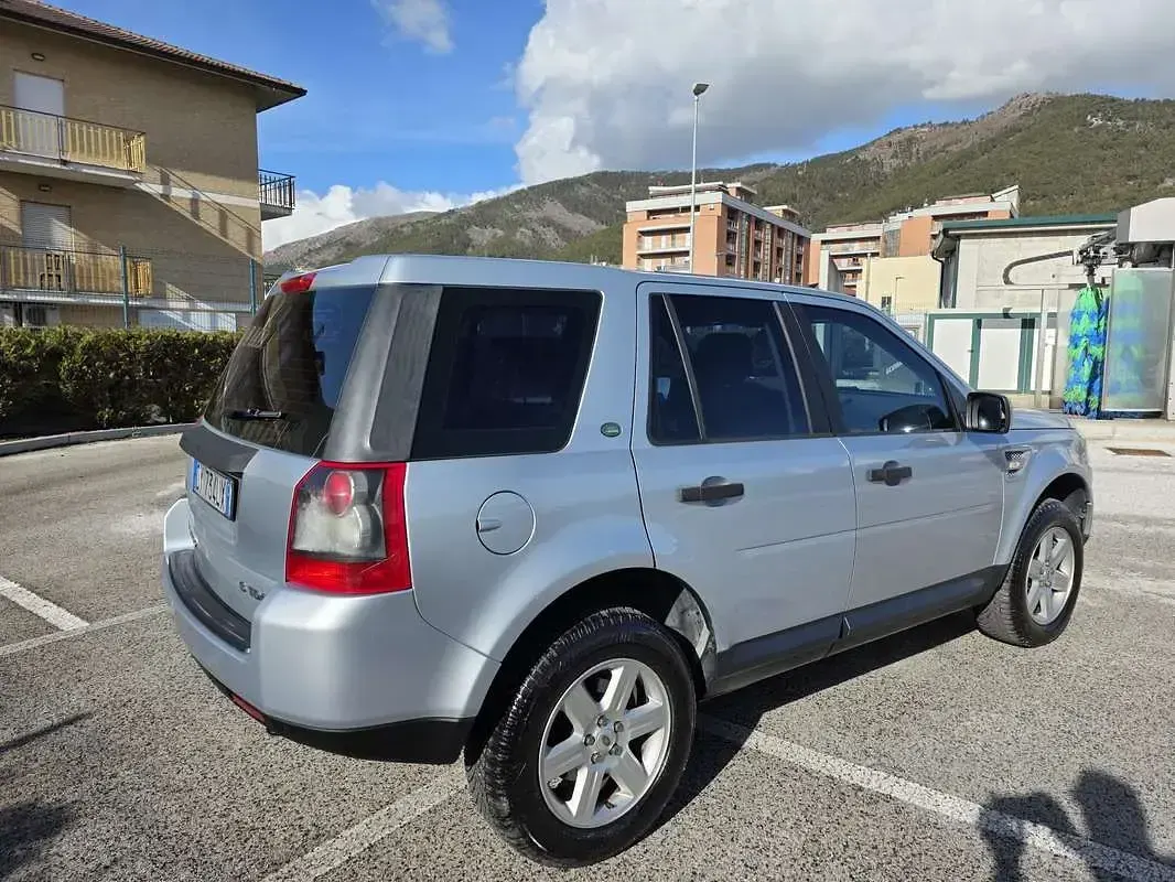 Usata Land Rover Freelander 2 SE 160 CV (117 kW) 2009 Argento SUV