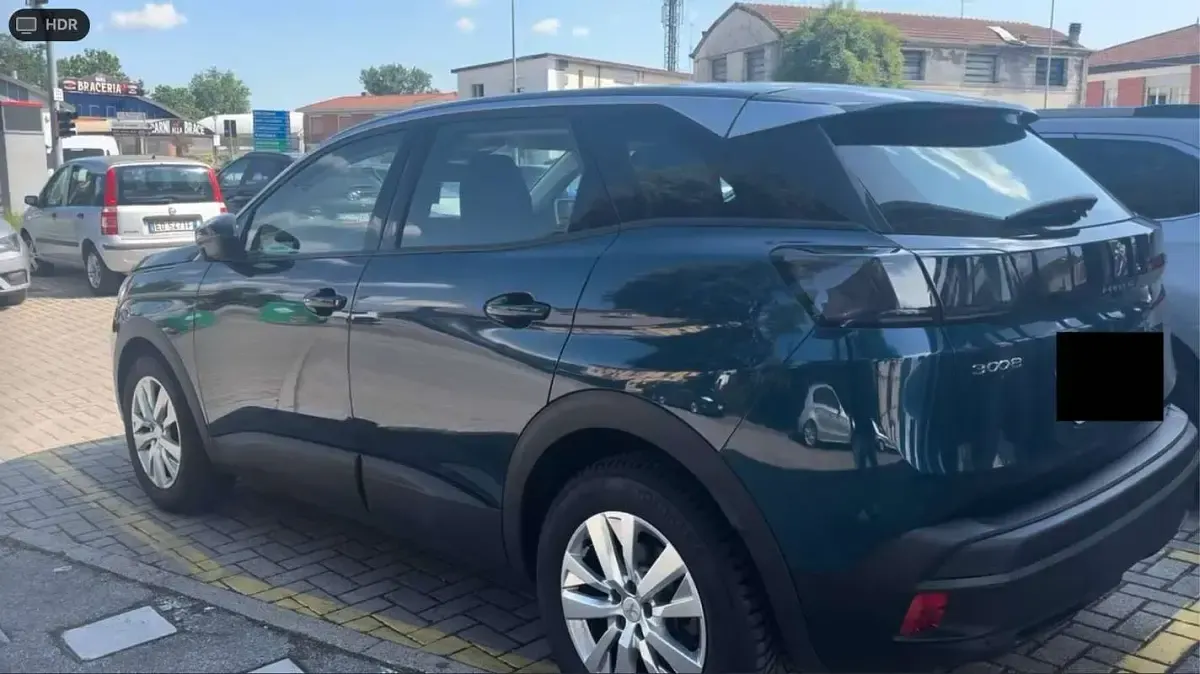 Usata Peugeot 3008 Active 131 CV (96 kW) 2021 Verde SUV