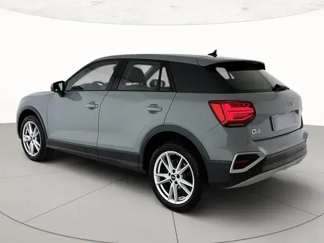 Usata Audi Q2 Advanced Plus 116 CV (85 kW) 2021 Grigio freccia perla SUV