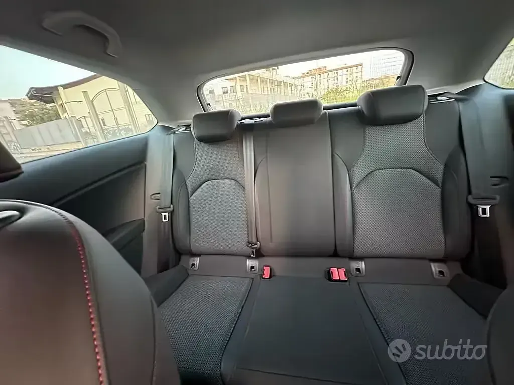 Usata Seat Leon FR 184 CV (135 kW) 2016 Bianco Coupé