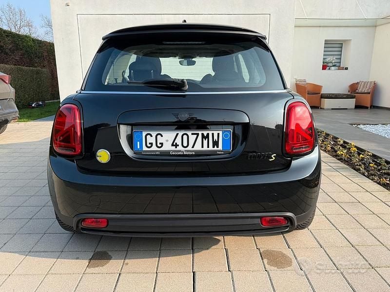 Usata Mini Cooper SE 135 kW (184 CV) 2021 Nero Utilitaria