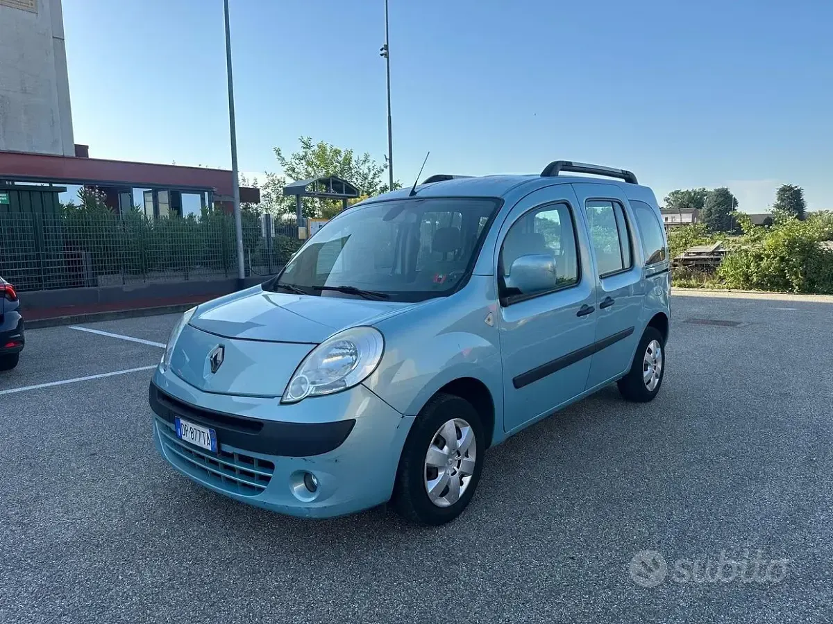 Usata Renault Kangoo Dynamique 106 CV (77 kW) 2008 Blu Monovolume