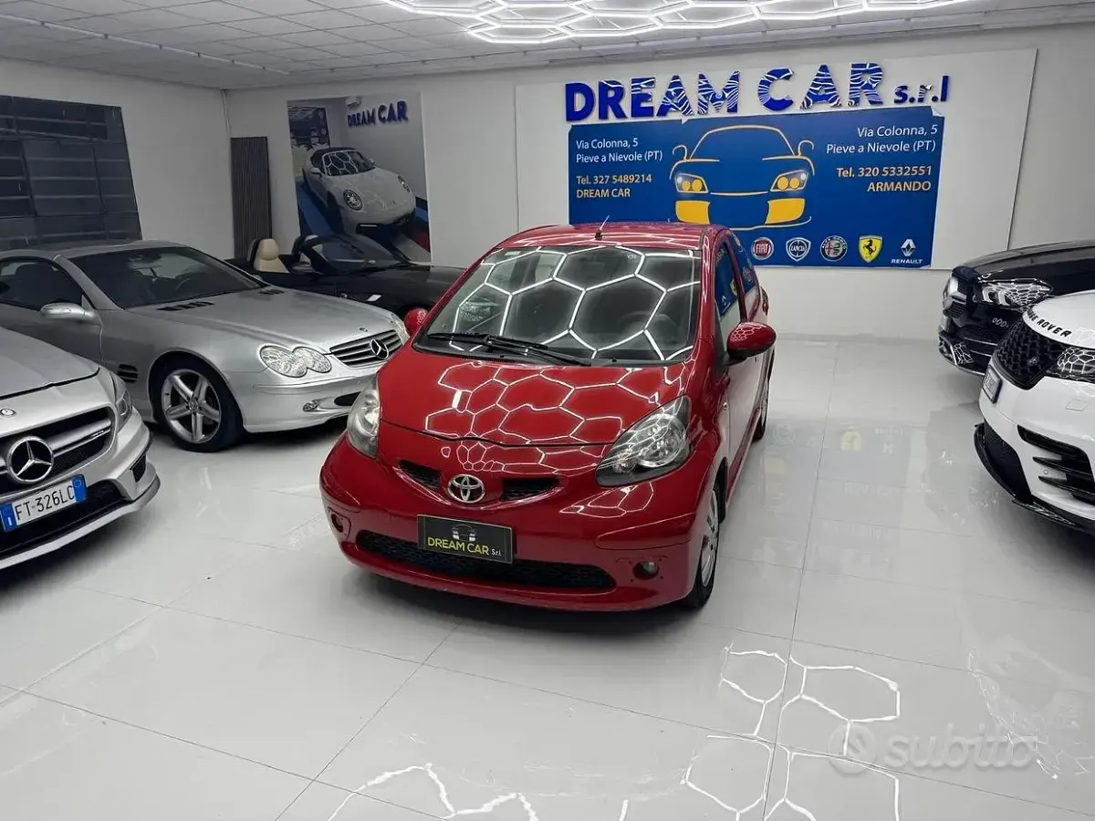 Usata Toyota Aygo 68 CV (50 kW) 2007 Rosso Utilitaria