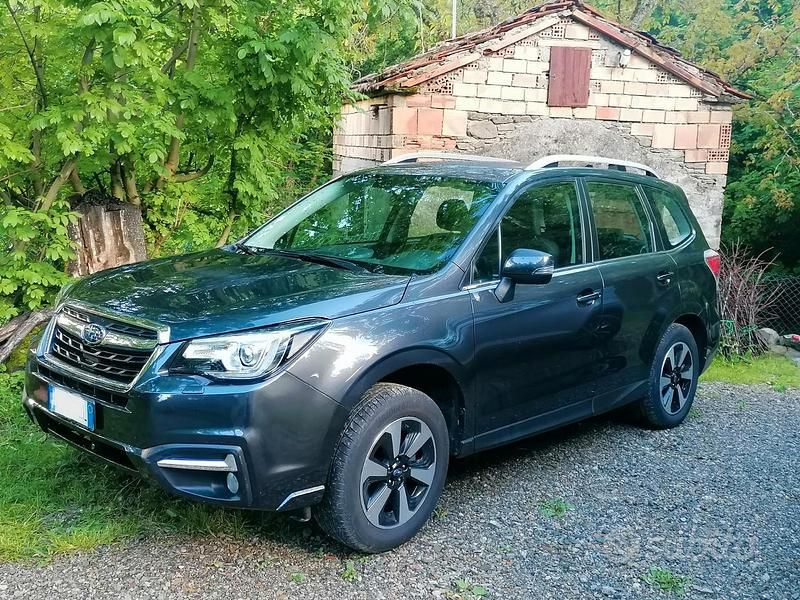 Grigio Usata 2017 Subaru Forester Style SUV | 16.900 € (Buon prezzo) - Immagine 1/4