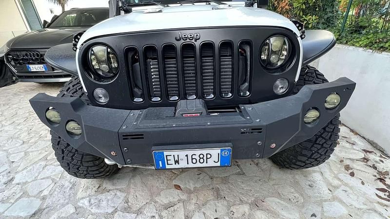 Usata Jeep Wrangler Unlimited Rubicon 200 CV (147 kW) 2014 Bianco SUV
