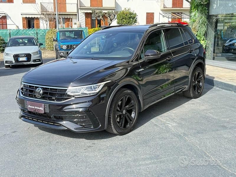 Usata VW Tiguan R-line 150 CV (110 kW) 2023 Nero SUV