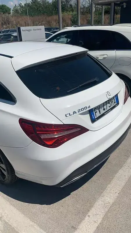 Usata Mercedes CLA200 Shooting Brake Business 150 CV (110 kW) 2019 Station wagon