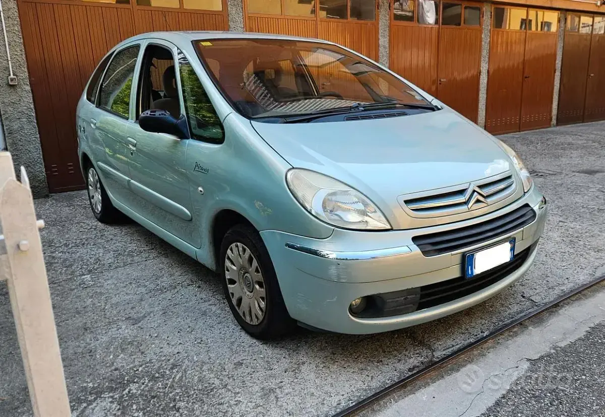 Usata Citroën Xsara Picasso 109 CV (80 kW) 2006 Bluazzurro Monovolume