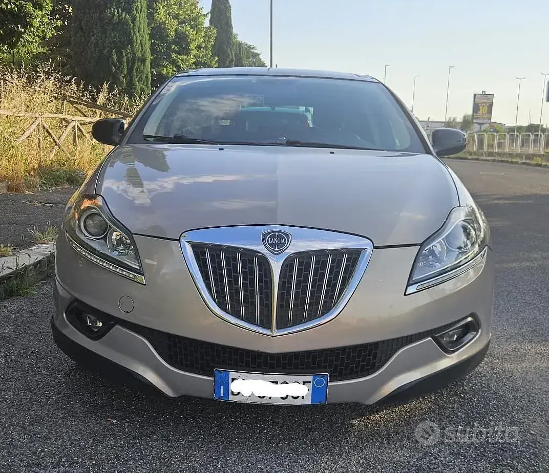 Usata Lancia Delta 120 CV (88 kW) 2009 Grigio Utilitaria