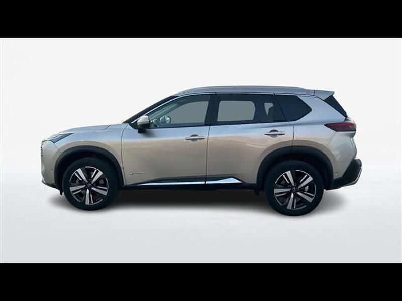Begagnad Nissan X-Trail Tekna 204 HK (150 kW) 2023 Gul SUV